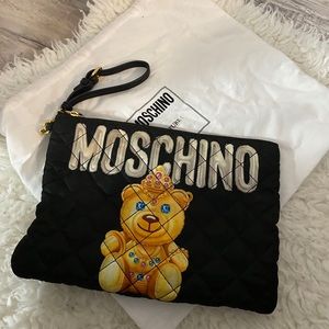 Moschino bear clutch